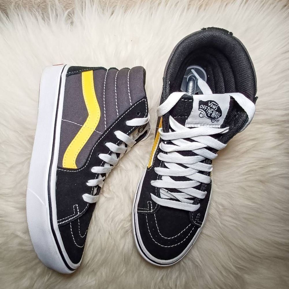 VANS U COMFYCUSH SK8-HI Sneakers Black / Asphalt Gray / Lemon Yellow women's 6.5